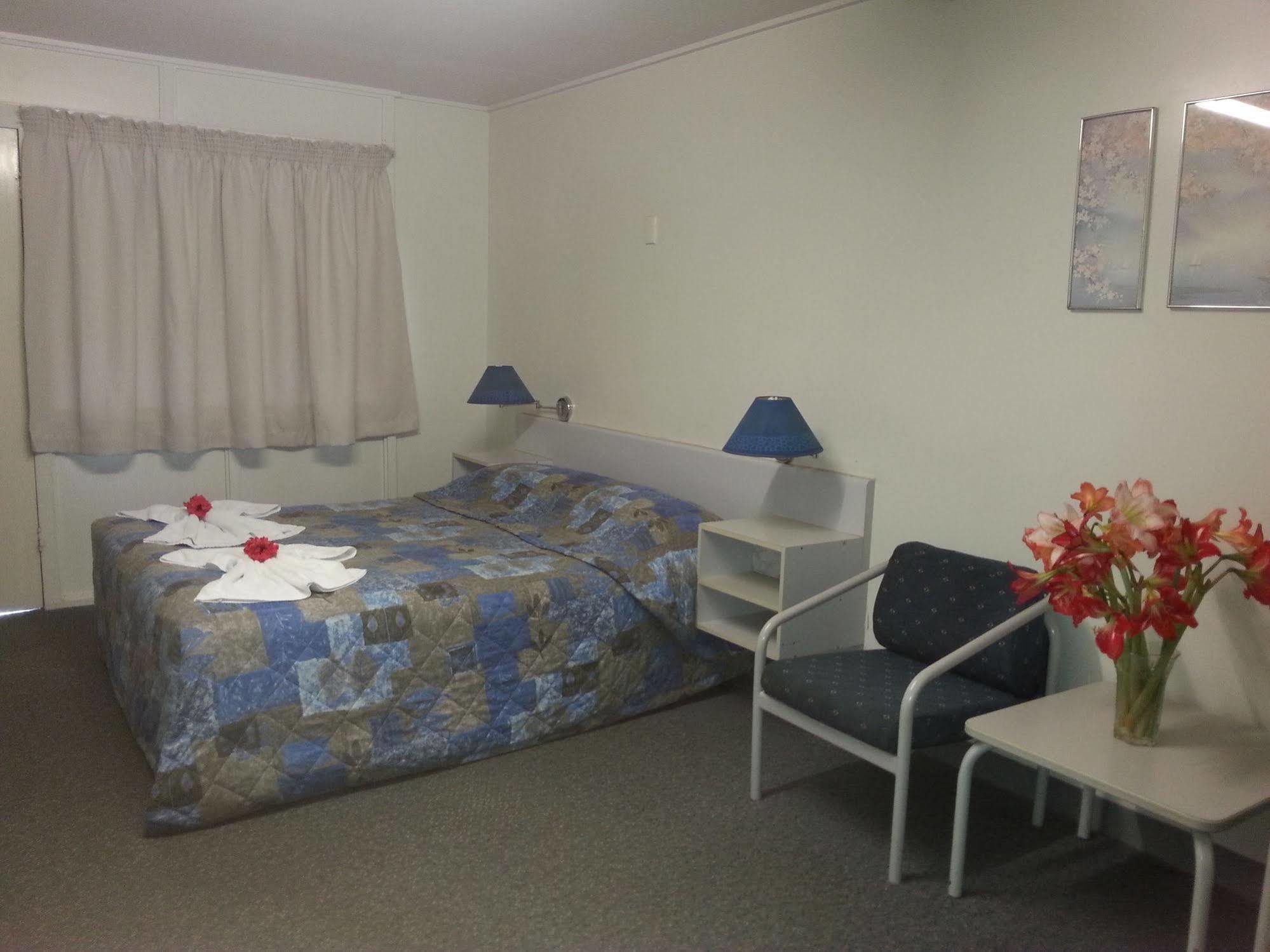 Golden Fountain Motel ロックハンプトン エクステリア 写真