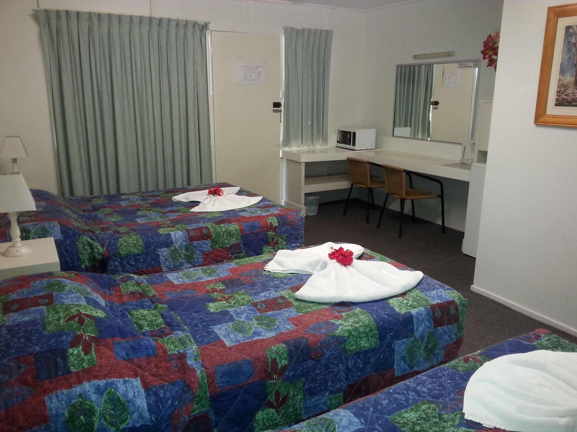Golden Fountain Motel ロックハンプトン エクステリア 写真