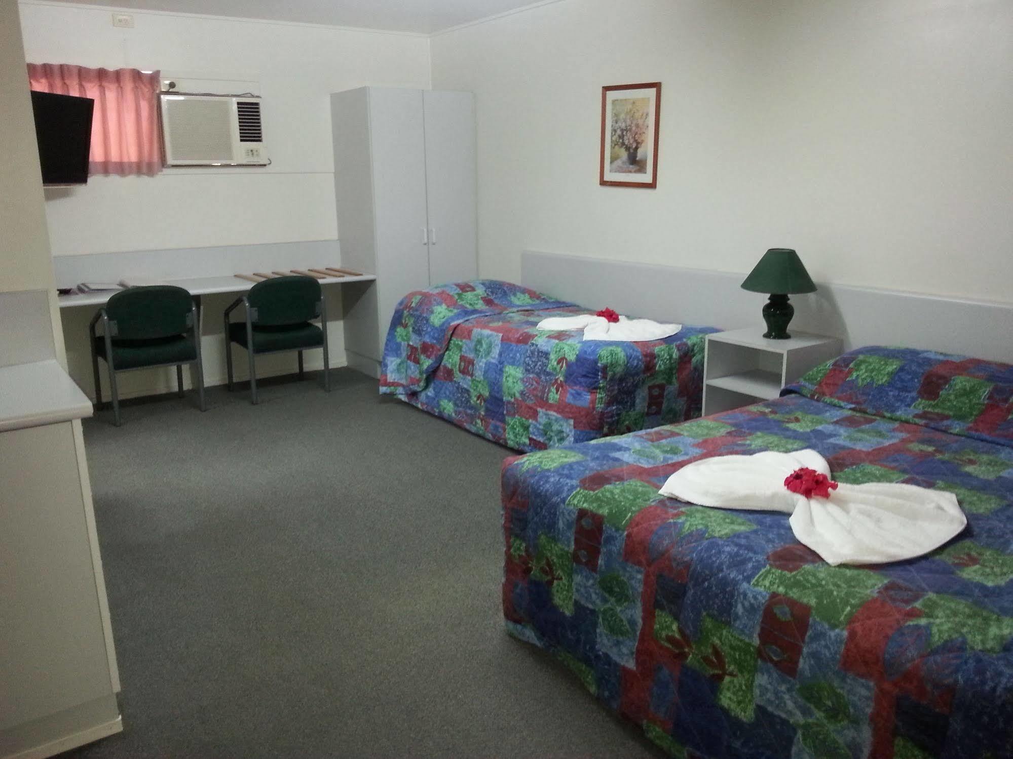 Golden Fountain Motel ロックハンプトン エクステリア 写真