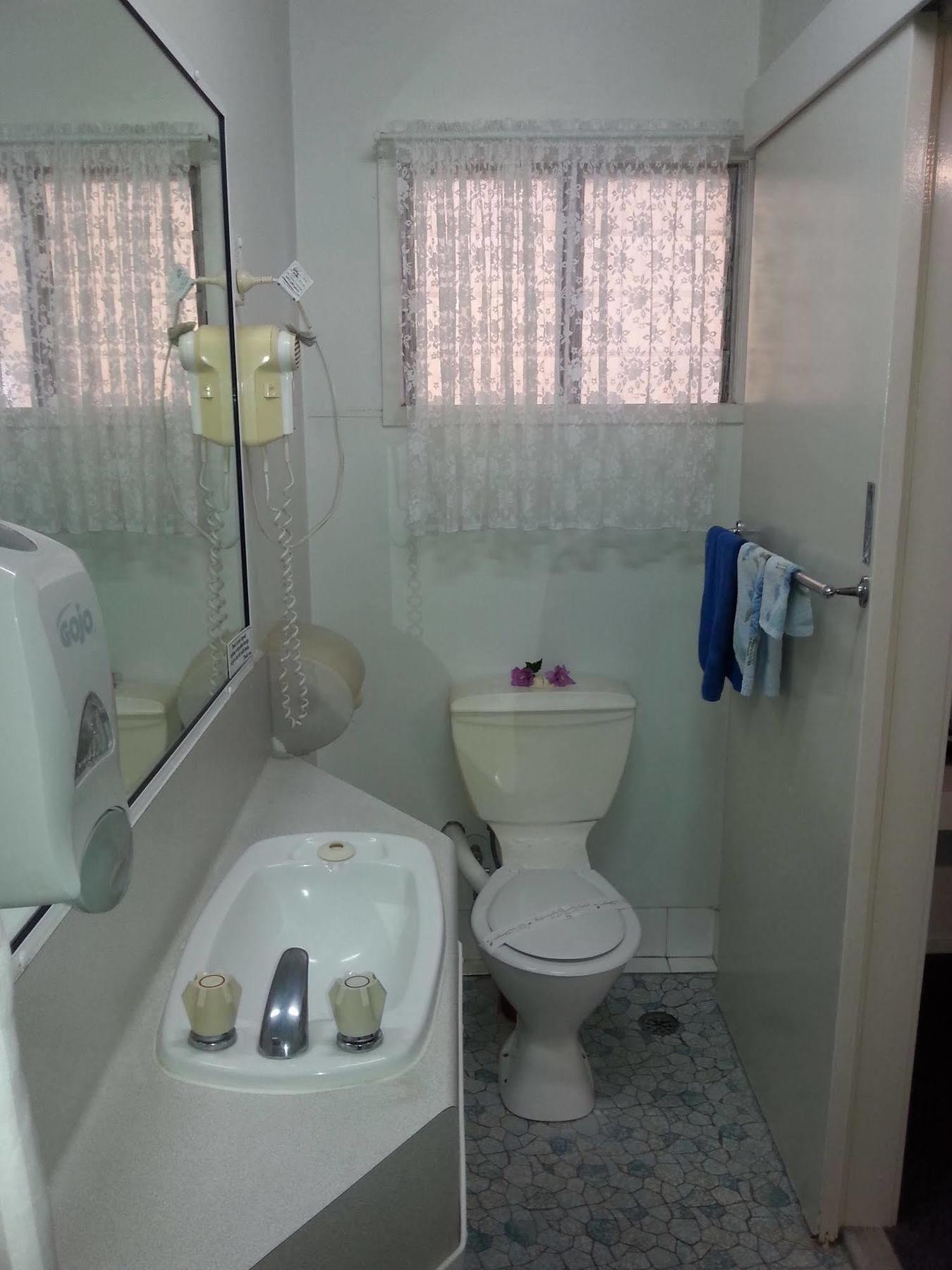 Golden Fountain Motel ロックハンプトン エクステリア 写真