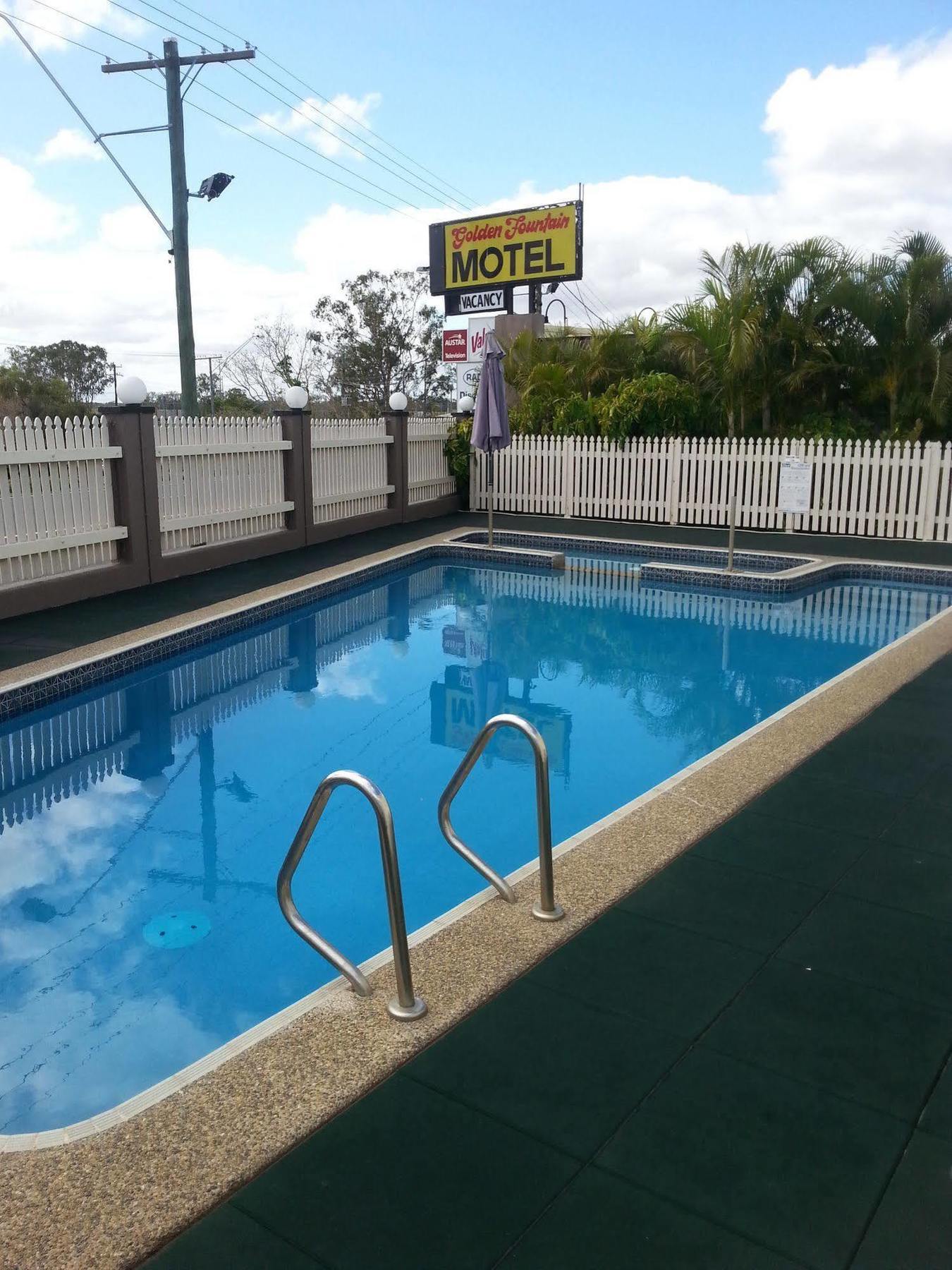 Golden Fountain Motel ロックハンプトン エクステリア 写真